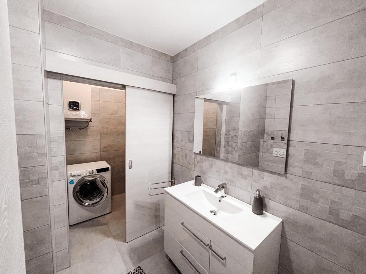 Riad Apartments Premium Згорнье-Шкофье Экстерьер фото