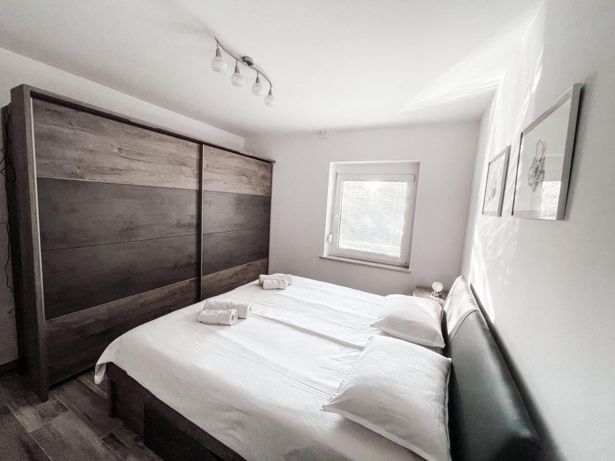 Riad Apartments Premium Згорнье-Шкофье Экстерьер фото